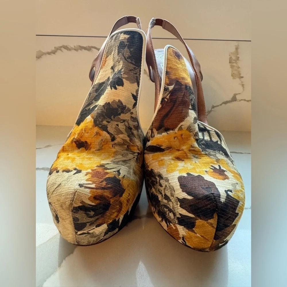 Alejandro Ingelmo for Chris Benz Floral Wedge Pump